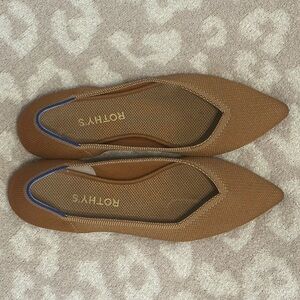 Rothy’s The Point fawn color size 9 EUC